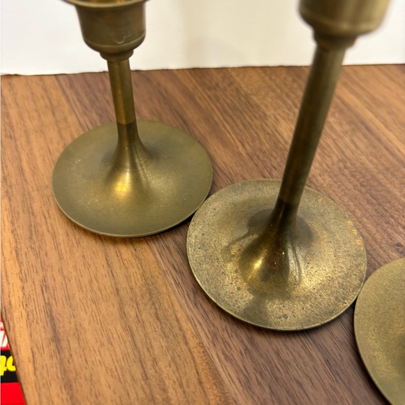 Set Of 4 Vintage Graduated Brass Thin Stemmed Candlestick Holders - Picture 9 of 13